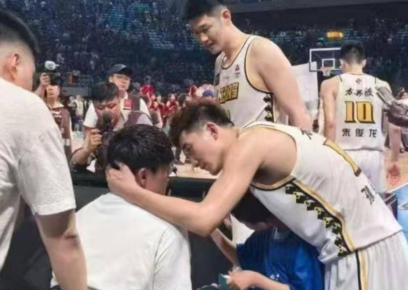 爱游戏中国官方登录入口网站-关于终场瞬间：北京队在最后10秒实现惊天逆转！的信息