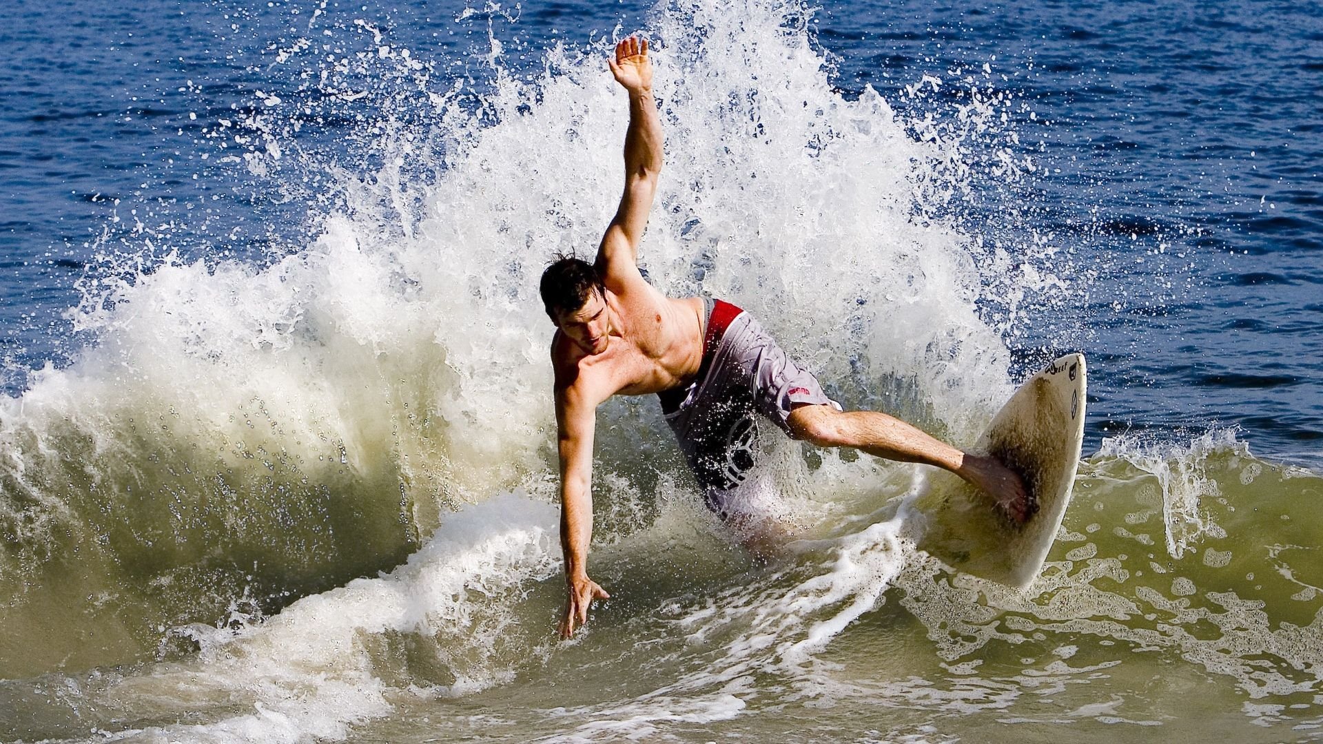 爱游戏官方-国际足球裁判培训实现全面数字化，执法水平稳步提升，足球裁判员培训班