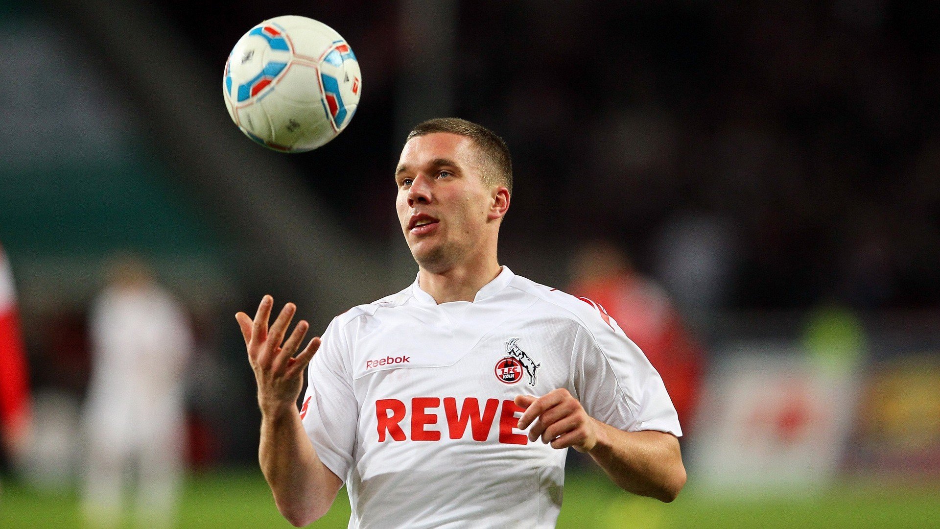 库里赛前热身三分十投十中状态神勇,库里参加三分球大赛